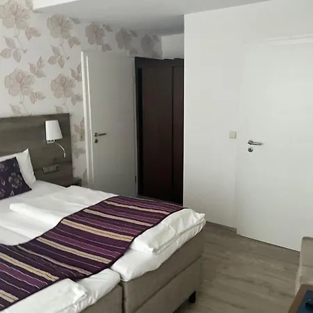 Rheinischer Hof 3* Бад-Брайзиг