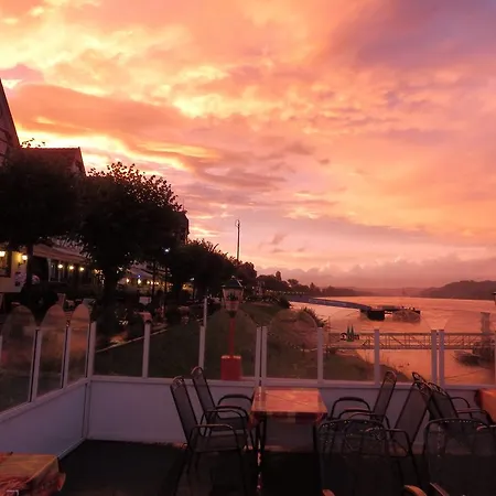 Rheinischer Hof Бад-Брайзиг