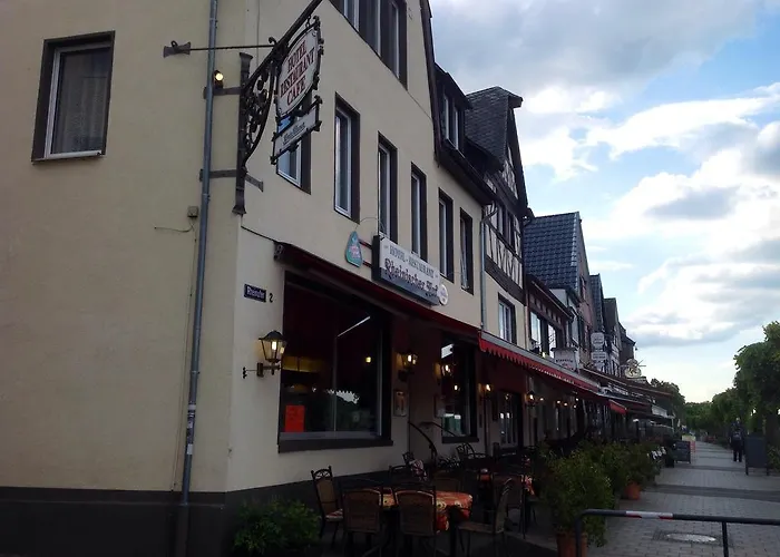 Rheinischer Hof Отель Бад-Брайзиг